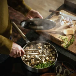 FiskarsSautierpfanne mit Deckel 26 cm Norden Steel